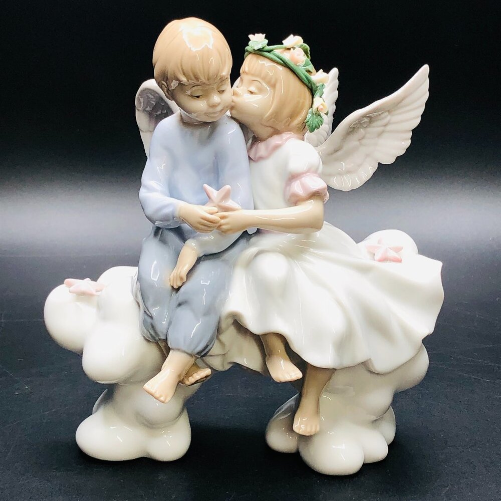 Vintage ADELINE Porcellana Fine Child Angel Couple Kiss in Heaven on Cloud Bench